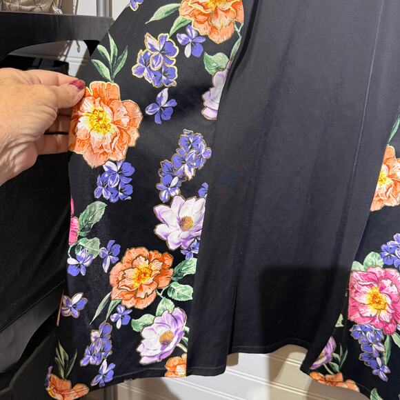 Torrid Gold Trim Floral Long Sleeve Rash Guard Size 3 - Picture 4 of 10